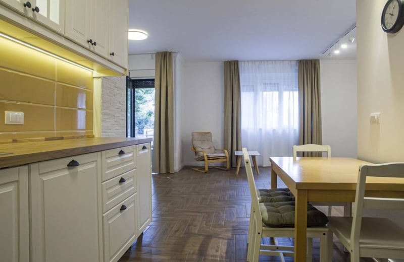 Alquiler de un luminoso apartamento de 2 habitaciones, 64 m², Zvezdara, Belgrado, Serbia